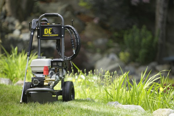 Bar Honda Pressure Cleaner 2700psi on grass with blurred background