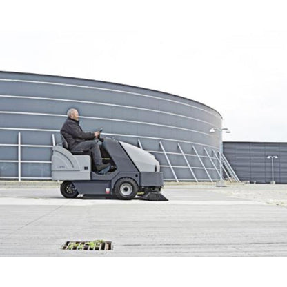 Nilfisk SR1601 Ride On Sweeper