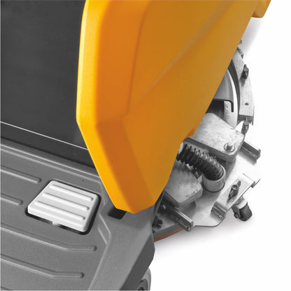 Close-up of an accelerator and scrubber from an Adiatek Quartz 50
