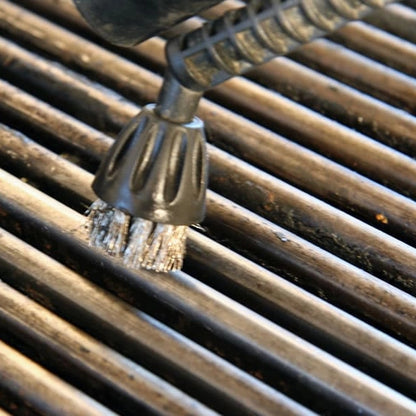 Metal brush from Novaltec Black Hawk R Steam Generator cleaning a grill grate